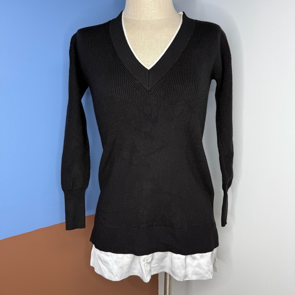 White House Black Market Sweaters - White House Black Market‎ WHBM V-Neck Black Ribbed Sweater White Layered XS